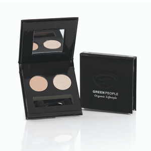 Green People Illuminating Eye Duo – Organic Mineral Eyeshadow.  Natural Illuminating Eye Duo for gorgeous glowing complexion. Rich blendable mineral shades for instant radiance and shimmer. Use as a 3-in-1 eye shadow, highlighter and luminescent complexion booster. Contains deeply moisturising and nourishing Jojoba oil. Talc-free and non-irritating for a light, breathable finish. Recycled compact with handy mirror and applicator. Organic beauty. Vegan. Vegan Beauty. Flawless Organics. Cruelty Free. 